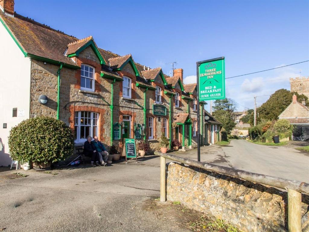 The Three Horseshoes Inn Bridport Dış mekan fotoğraf