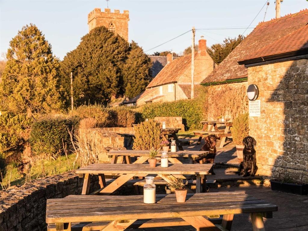 The Three Horseshoes Inn Bridport Dış mekan fotoğraf