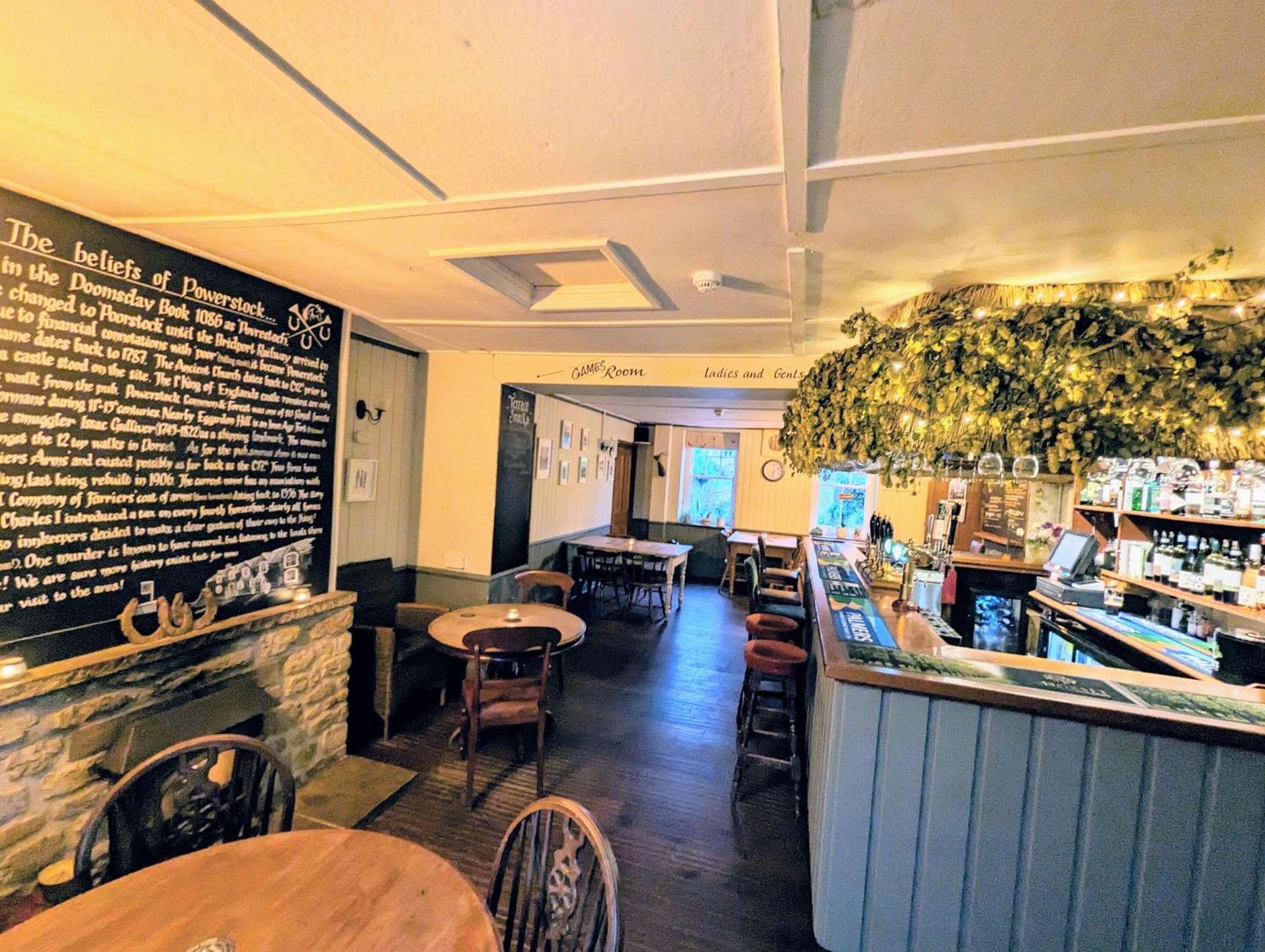 The Three Horseshoes Inn Bridport Dış mekan fotoğraf