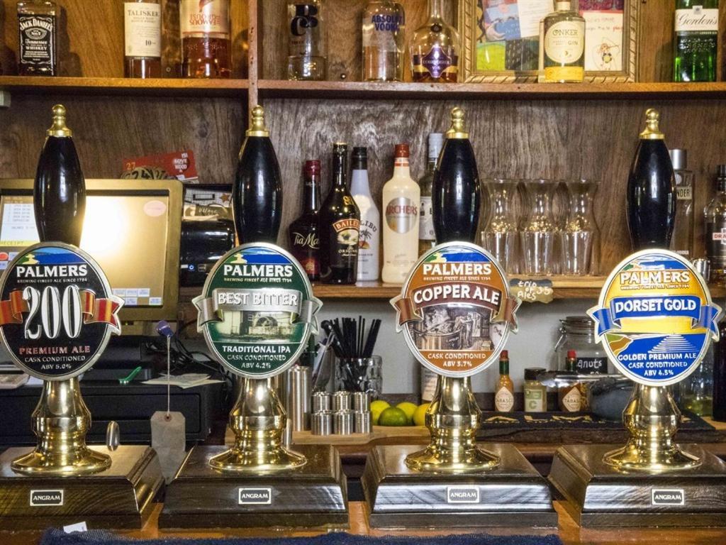 The Three Horseshoes Inn Bridport Dış mekan fotoğraf